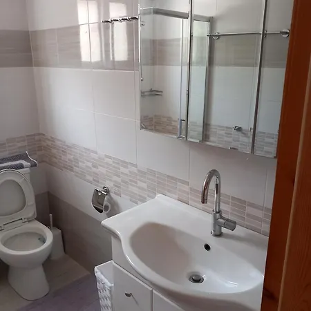 Red Platanus Hotel *
